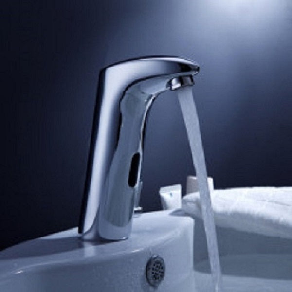 Cascada SmartFlow automatic sensor faucet in polished chrome finish