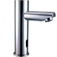 Cascada EcoSprint faucet dispensing water automatically