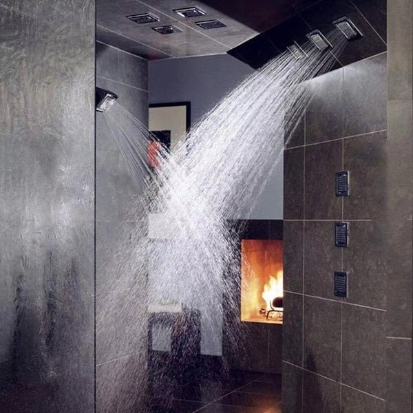 Cascada 34 nozzle body spray jet shower lifestyle shot 