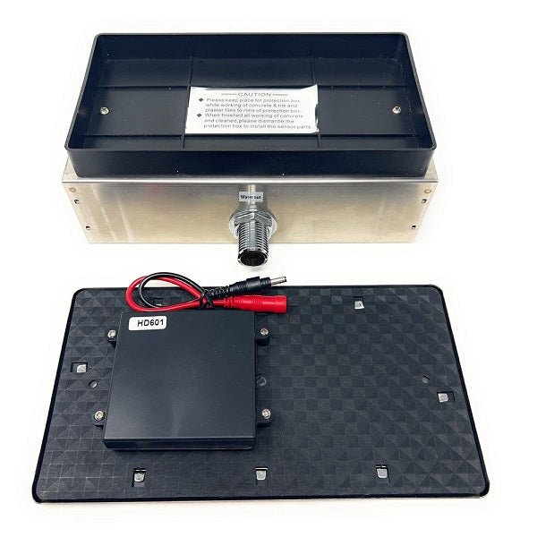 DC 6V battery compartment on Cascada Amadora automatic sensor urinal flush valve